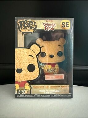 Funko Disney Winnie the Pooh Glitter Gold & Red Pop! Enamel Pin - SE